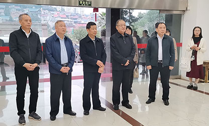 福建省政協(xié)副主席、省工商聯(lián)主席王光遠一行視察虹潤公司